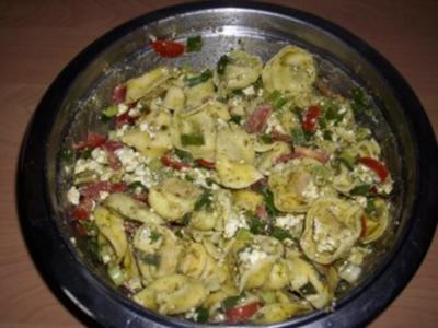 Bunter Tortellini - Salat - Rezept