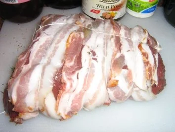 Hirschbraten im Speckmantel - Rezept - Bild Nr. 3