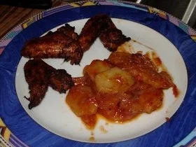 Rezept: Scharfe Hähnchenflügel auf Kartoffel-Kirschtomatenbett Bild Nr. 5 Scharfe Hähnchenflügel auf Kartoffel-Kirschtomatenbett - Rezept - Bild Nr. 5