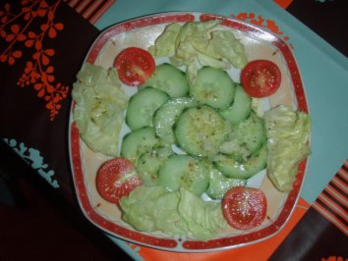 Rinds Entrecote Garniert Mit Karotten Gruner Salat Cherrytomaten Und Kurbis Rezept Kochbar De