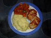 Schweinesteaks mit Buttermöhren und Kartoffelpüree - Rezept