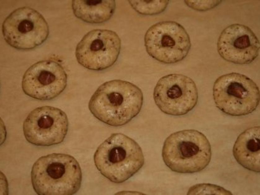 Haselnuss Weihnachtsplätzchen - Rezept - kochbar.de