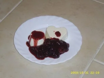 Rezept: Panna Cotta mit Rumkirschen Panna Cotta mit Rumkirschen - Rezept