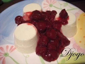 Rezept: Panna Cotta mit Rumkirschen Bild Nr. 5 Panna Cotta mit Rumkirschen - Rezept - Bild Nr. 5
