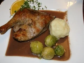Geflügel: Entenkeulen in Johannisbeersauce - Rezept