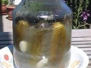 Salz Dill Gurken in Sauerkirschblätter gegärt - Rezept