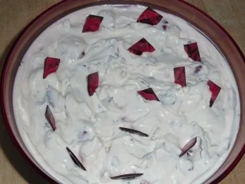 Rezept: Schaumkuss - Nachtisch mit Schattenmorellen Schaumkuss - Nachtisch mit Schattenmorellen - Rezept