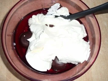 Rezept: Schaumkuss - Nachtisch mit Schattenmorellen Bild Nr. 6 Schaumkuss - Nachtisch mit Schattenmorellen - Rezept - Bild Nr. 6