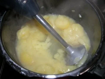 Rezept: Das schnelle Süppchen ohne Kochen oder "Der Zauberstab im Einsatz" Bild Nr. 2 Das schnelle Süppchen ohne Kochen oder "Der Zauberstab im Einsatz" - Rezept - Bild Nr. 2