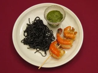 Kalte Pasta mit Rucola-Vinaigrette und Garnelen - Gerade gestrandet - Rezept