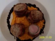 Schweinefilet im Salbei-Schinkenmantel auf Süßkartoffel-Selleriepüree mit Balsamicospiegel - Rezept