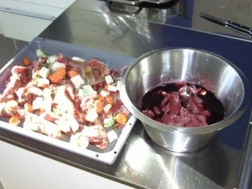 Rezept: Rehragout "Tirolesi" Bild Nr. 3 Rehragout "Tirolesi" - Rezept - Bild Nr. 3