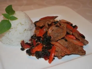 Rezept: Wok-Ente mit Mangold Wok-Ente mit Mangold - Rezept