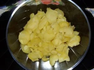 Bunter Kartoffelsalat mit Würstchen - Rezept - Bild Nr. 3