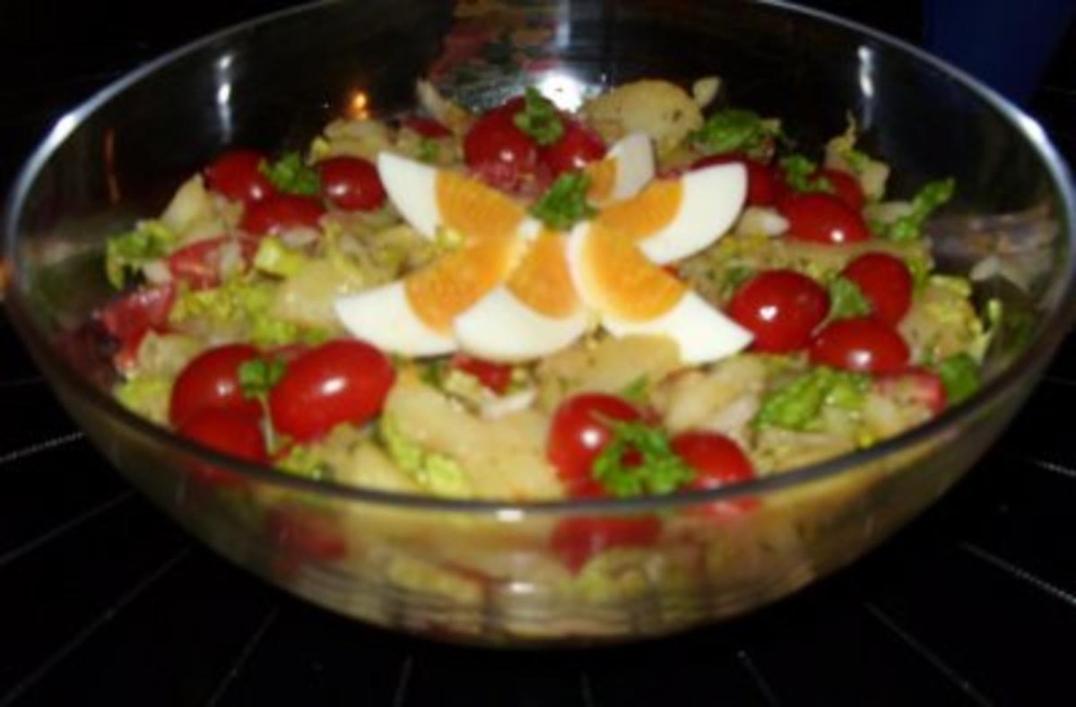 Bunter Kartoffelsalat mit Würstchen - Rezept - Bild Nr. 7