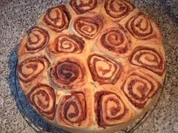 Rezept: Rosenkuchen mit รpfeln, Preiselbeeren und Walnรผssen Rosenkuchen mit รpfeln, Preiselbeeren und Walnรผssen - Rezept