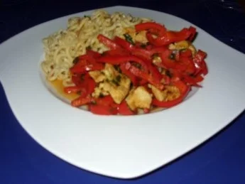 Putenfilets mit Paprikagemüse und Nudeln - Rezept - Bild Nr. 7