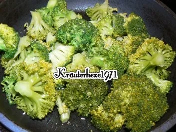 Rezept: Kartoffel-Käse-Törtchen mit Broccoli und Fischbeilage Bild Nr. 3 Kartoffel-Käse-Törtchen mit Broccoli und Fischbeilage - Rezept - Bild Nr. 3