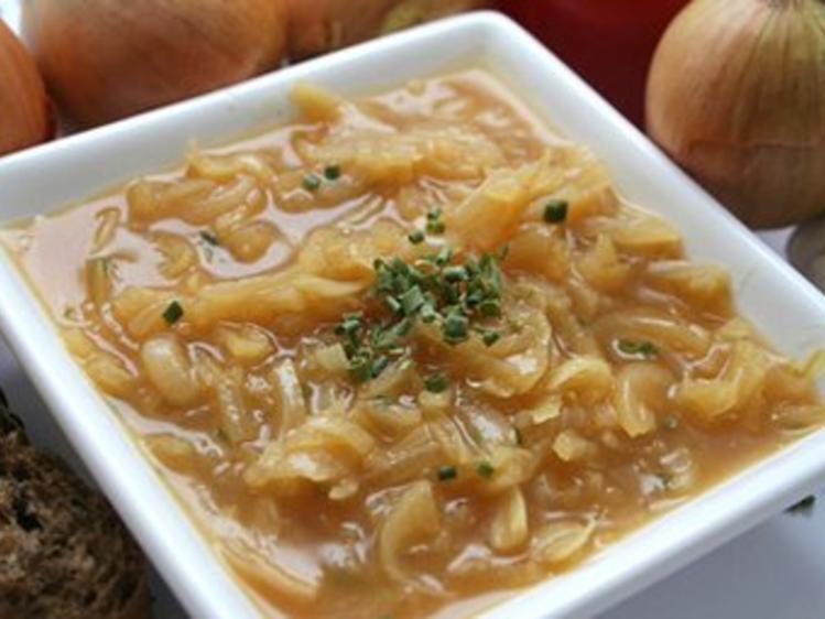 Französische Zwiebelsuppe - schnell &amp; einfach - 47 kcal/100g