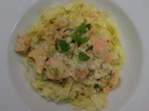 Selbstgemachte Tagiatelle mit Lachs auf italienische Art - Rezept