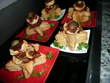 VORSPEISE/FLEISCH:Blätterteigsternchen mit Putengeschnetzeltem an Chutney - Rezept - Bild Nr. 2