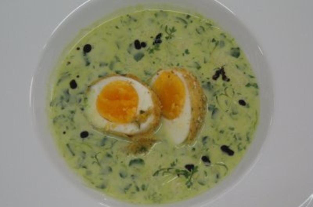 Bilder für Brunnenkresse-Schaumsuppe mit gebackenem Ei - Rezept