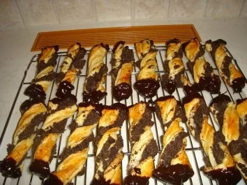 Gedrehte Mohnstangerl - Rezept