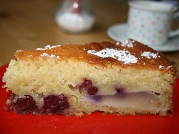 Buttermilchkuchen mit Birnen und Sauerkirschen - Rezept