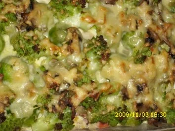 Auflauf: Romanesco-Rosenkohl- Kartoffel-Champignonauflauf - Rezept