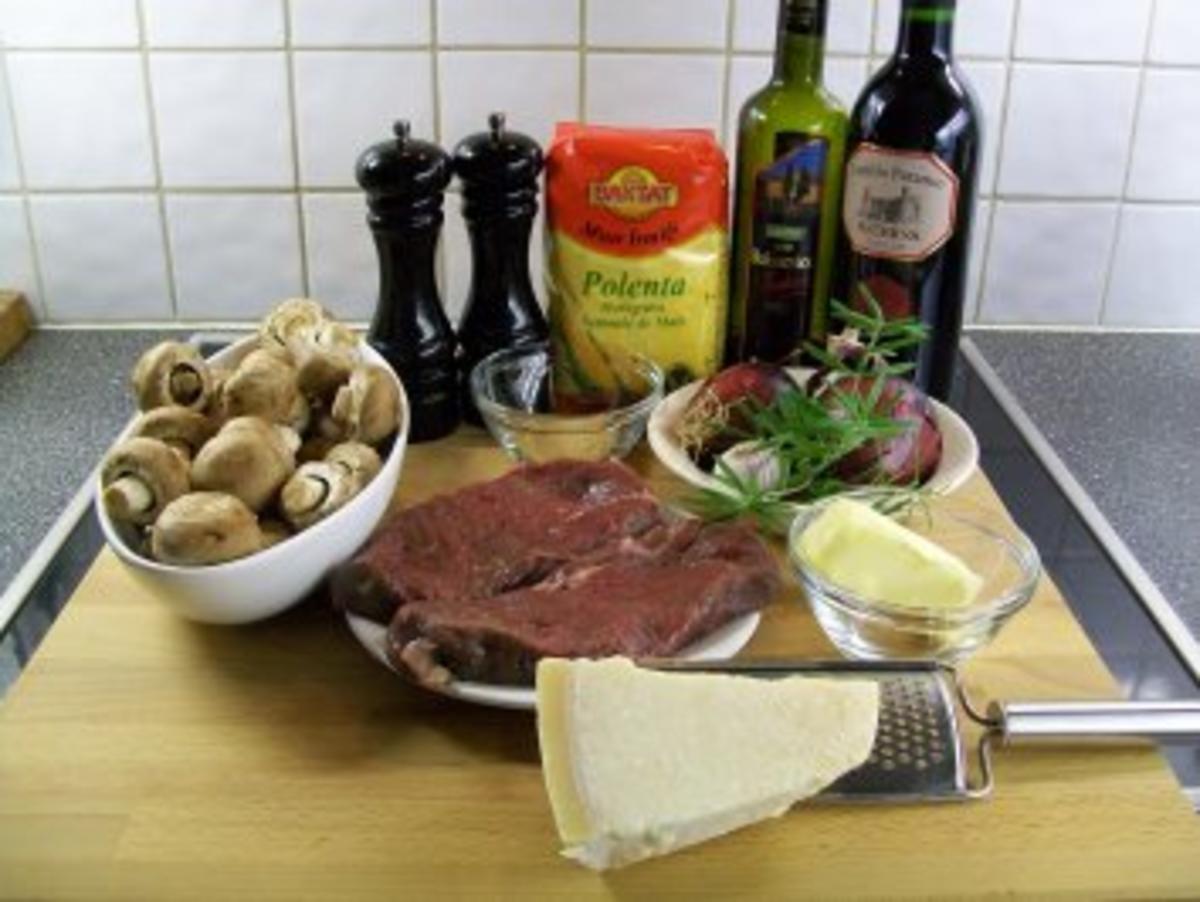 Angus-Steak an gebackenem Polentataler mit Zwiebelmarmelade - Rezept - Bild Nr. 2