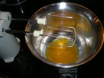 Rezept: Beschwipste Birne mit Glühwein Zabaione Bild Nr. 3 Beschwipste Birne mit Glühwein Zabaione - Rezept - Bild Nr. 3