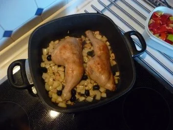 Rezept: Hähnchenkeulen mit Paprika und Oliven Bild Nr. 4 Hähnchenkeulen mit Paprika und Oliven - Rezept - Bild Nr. 4