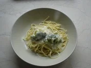 Spaghetti mit Broccoli-Mandel-Soße - Rezept