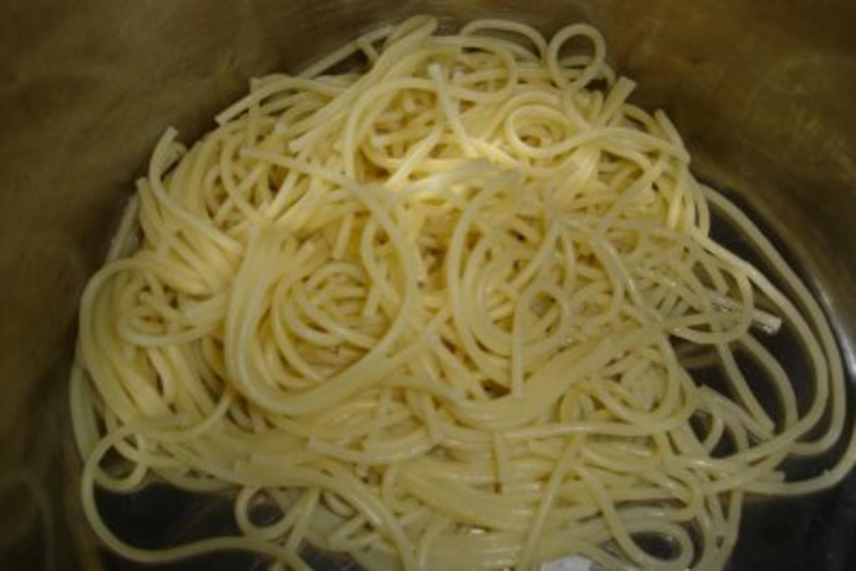 Spaghetti mit Broccoli-Mandel-Soße - Rezept - Bild Nr. 3