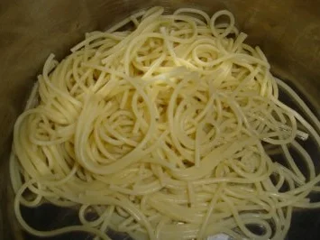 Spaghetti mit Broccoli-Mandel-Soße - Rezept - Bild Nr. 3