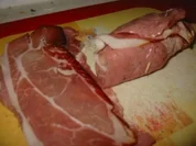 Huftschweineschnitzel mit Schwarzwaldschinken - Rezept