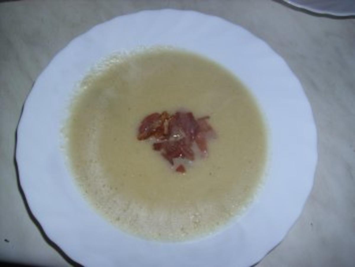 Sauerkraut-Cremesuppe mit Thymian-Schinkenwürfeln - Rezept