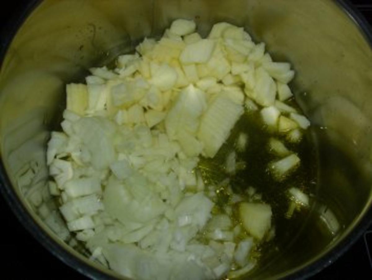 Sauerkraut-Cremesuppe mit Thymian-Schinkenwürfeln - Rezept - Bild Nr. 2