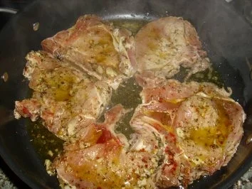 Rezept: Mariniertes Schweinekotelett mit Thymianpesto Bild Nr. 4 Mariniertes Schweinekotelett mit Thymianpesto - Rezept - Bild Nr. 4