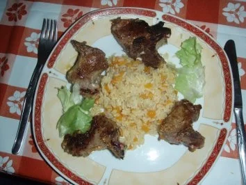 Kürbisrisotto mit Lammkoteletts und ein grüner Salat - Rezept