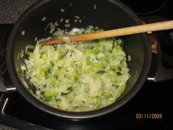 Rezept: Meine Art von Börek (gefüllte Teigtaschen) Vegetarisch Bild Nr. 2 Meine Art von Börek (gefüllte Teigtaschen) Vegetarisch - Rezept - Bild Nr. 2