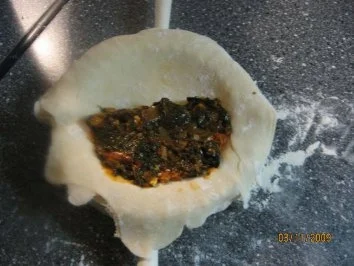 Rezept: Meine Art von Börek (gefüllte Teigtaschen) Vegetarisch Bild Nr. 8 Meine Art von Börek (gefüllte Teigtaschen) Vegetarisch - Rezept - Bild Nr. 8