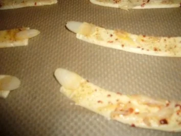 Blätterteig- Hexenfinger - Rezept - Bild Nr. 2