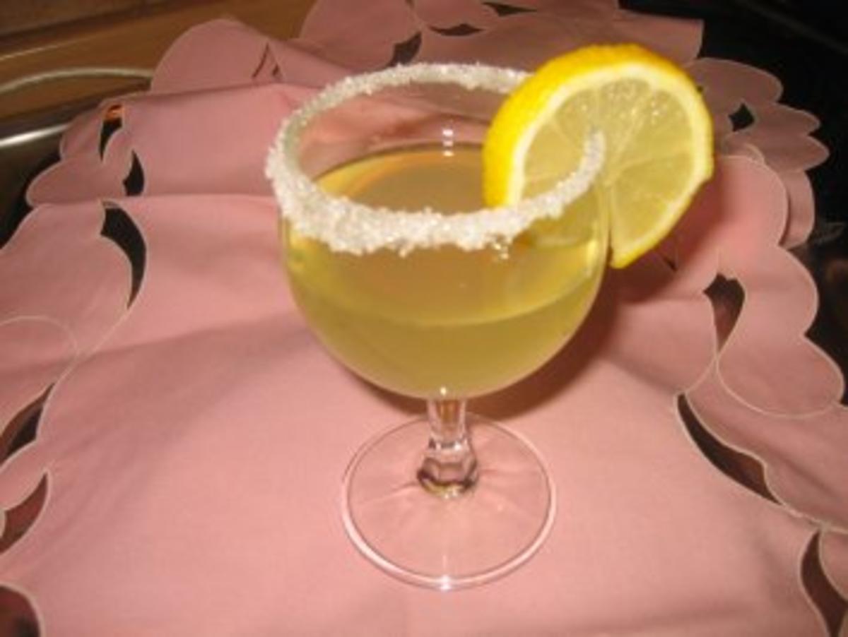 Bilder für Getränk: Heisser Limoncello Cocktail! - Rezept