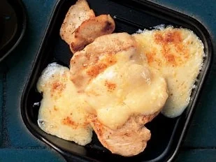 Rezept: Schwiizer-Güggeli mit Chääscrème Schwiizer-Güggeli mit Chääscrème - Rezept