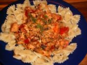 Farfalle mit Tomaten-Räucherlachs-Soße - Rezept