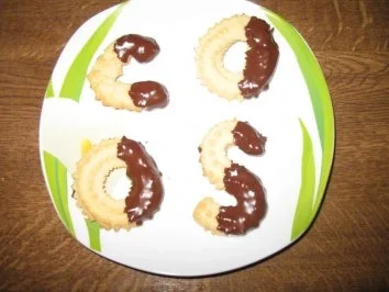 Rezept: Spritzgebäck mit Schoki Bild Nr. 8 Spritzgebäck mit Schoki - Rezept - Bild Nr. 8