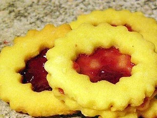 Rezept: Mürbeteigsternchen Bild Nr. 2 Mürbeteigsternchen - Rezept - Bild Nr. 2