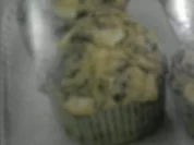 Spinat-Feta-Muffins mit Schafskäse-Dipp - Rezept