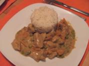 Putengulasch mit Erbsen - Rezept